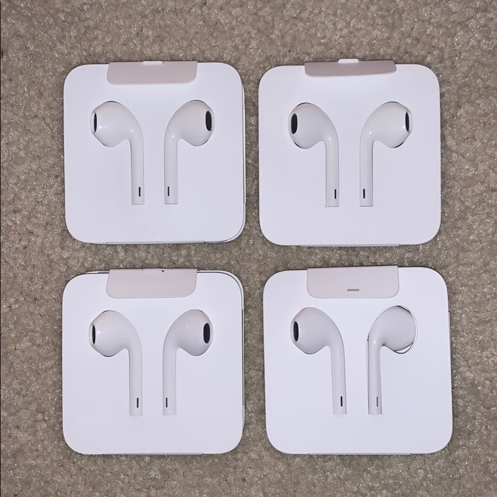 4x apple earbuds